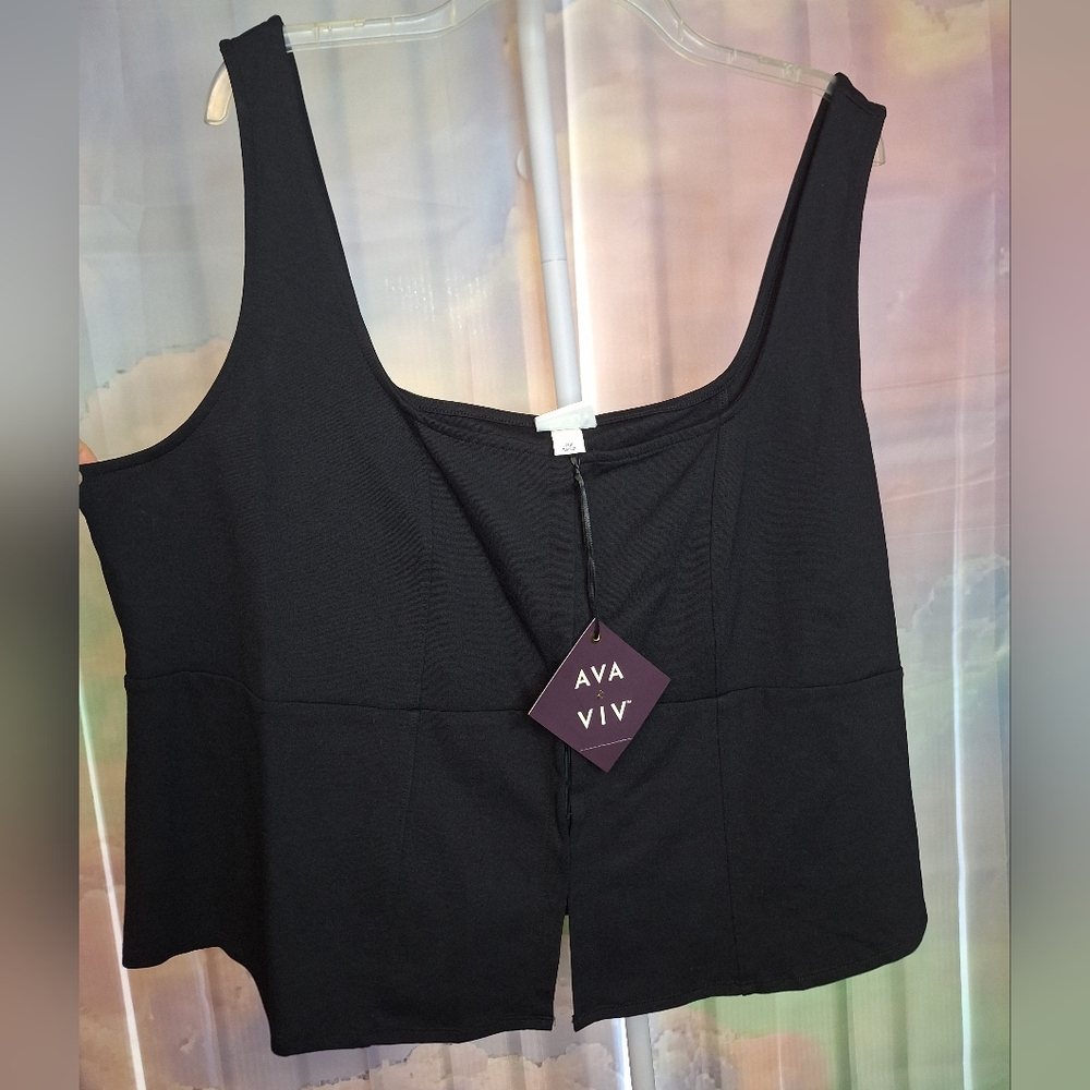 Ava & Viv Black Fitted Crop Tank Top With Hook An Eye Closaure